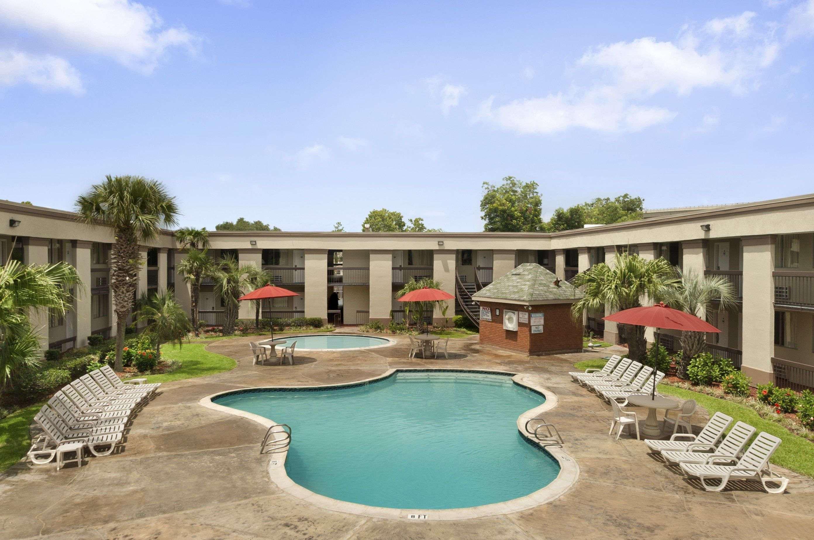 Travelodge By Wyndham New Orleans Harvey Hotel Exterior photo